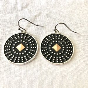 Vintage gold tone black disk pierced earrings